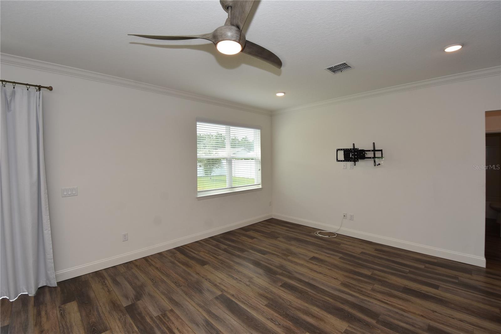 QUAIL HOLLOW - Residential Lease