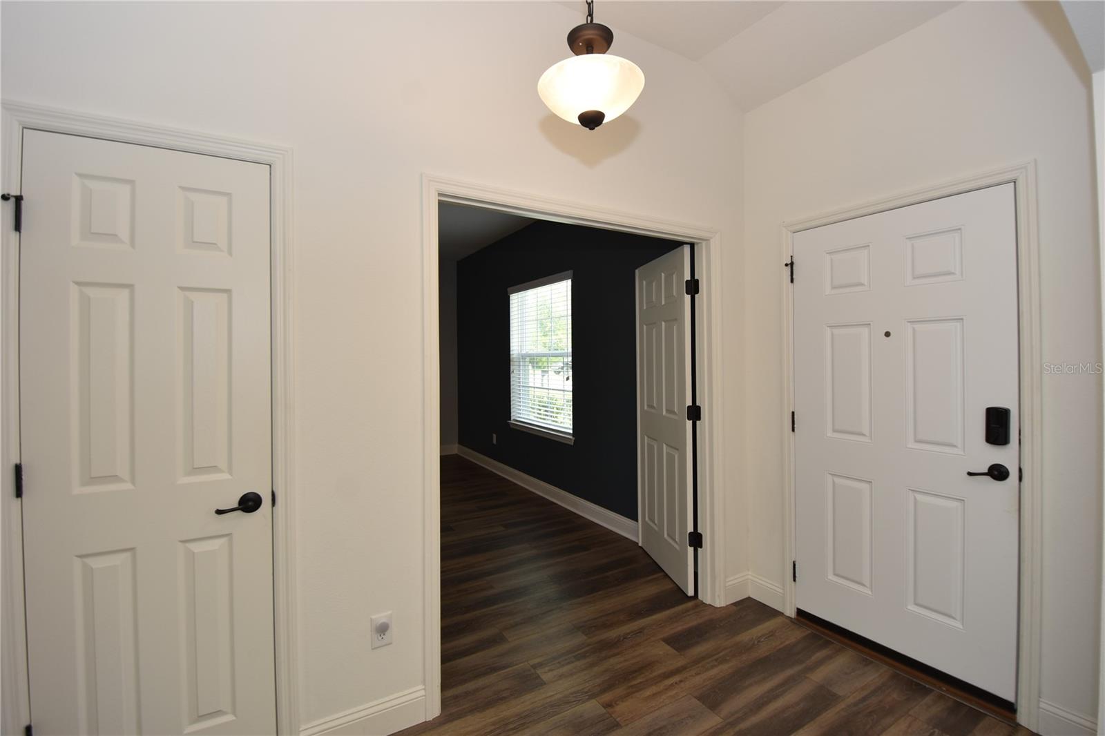 QUAIL HOLLOW - Residential Lease