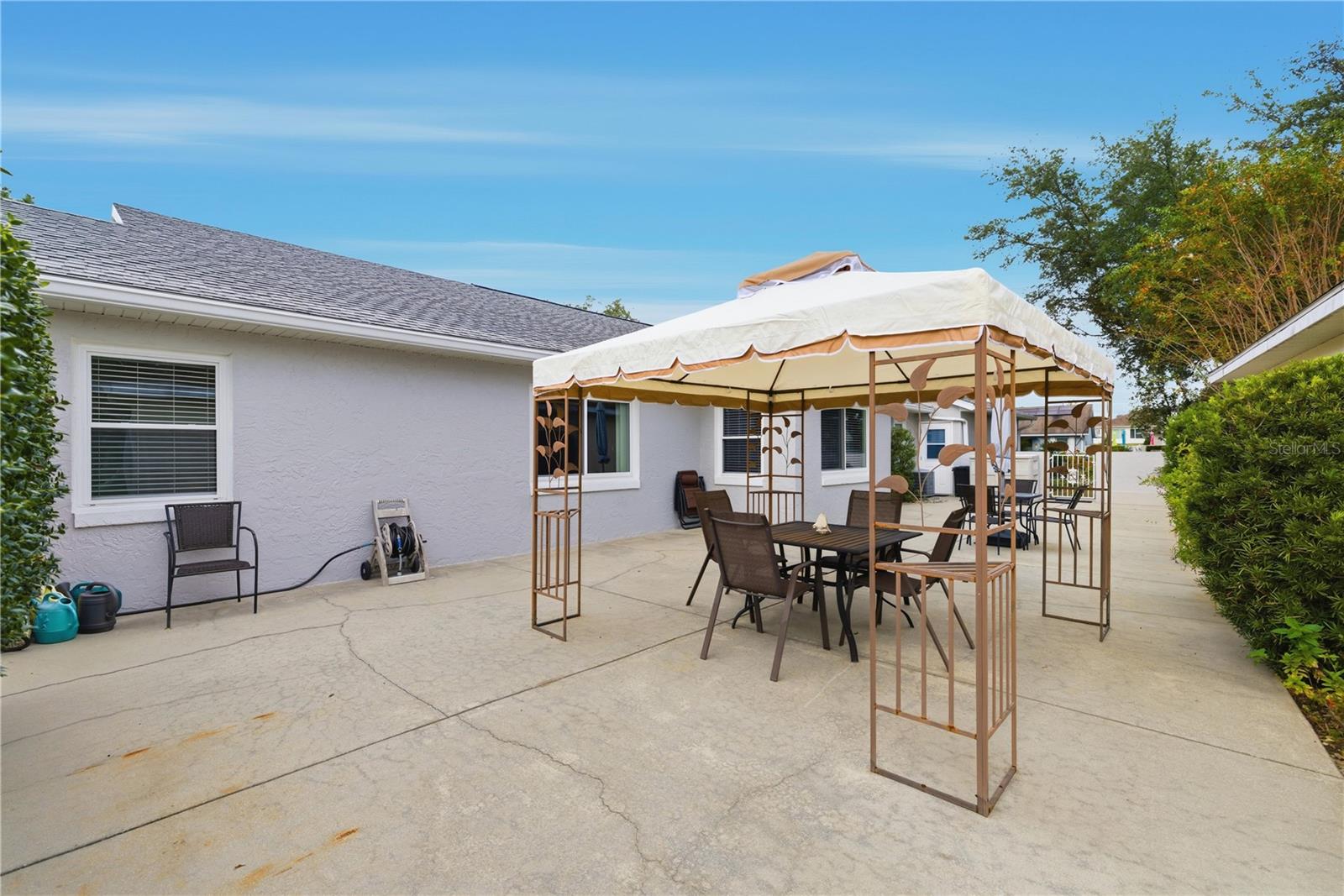 ON TOP/THE WORLD PH 01 A SEC 01 - Residential