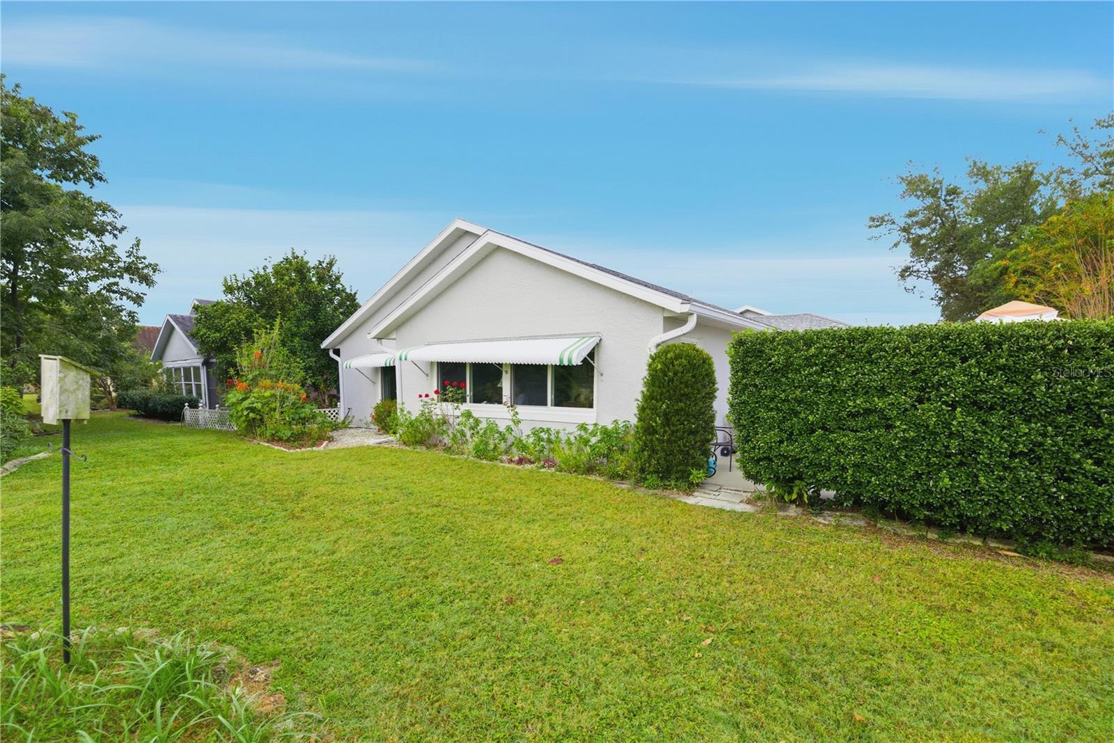 ON TOP/THE WORLD PH 01 A SEC 01 - Residential