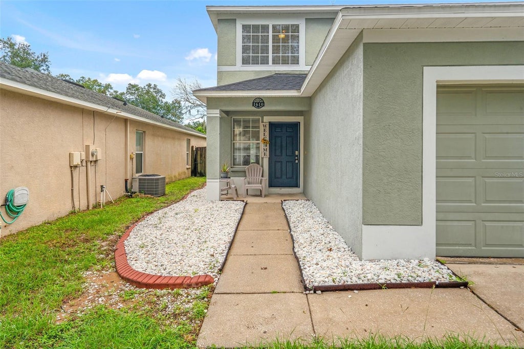 Photo of 1610 Marsh Wood Drive, Seffner, FL 33584 (MLS # TB8532962)