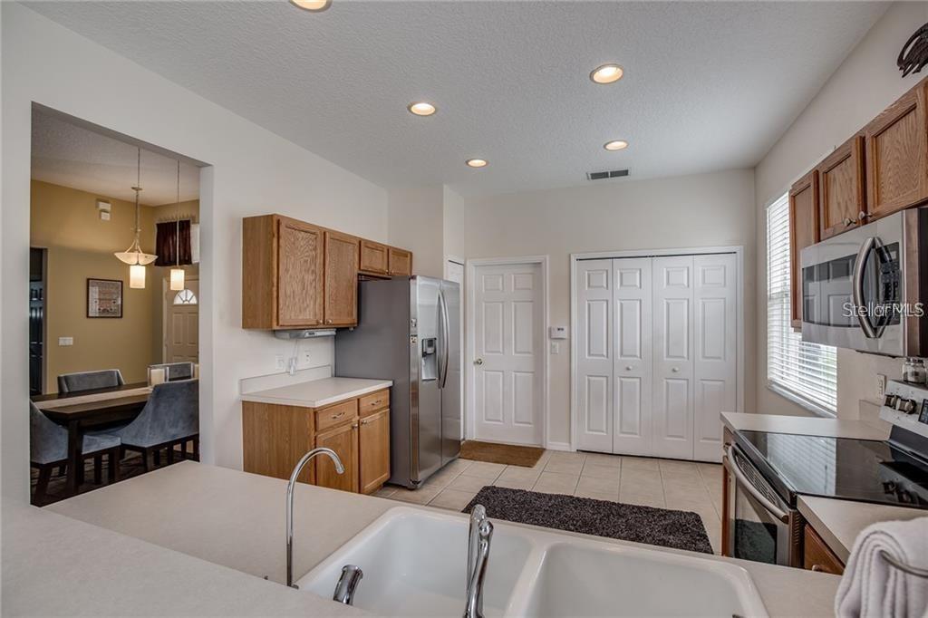 ALOMA WOODS - Residential Lease