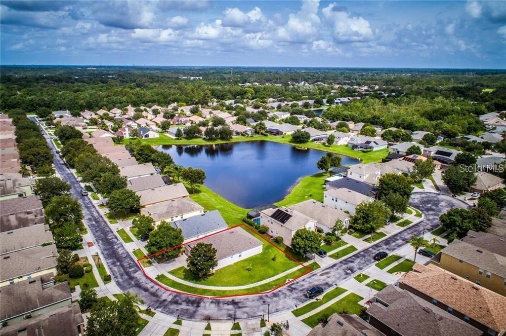 ALOMA WOODS - Residential Lease