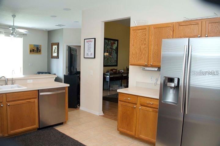 ALOMA WOODS - Residential Lease