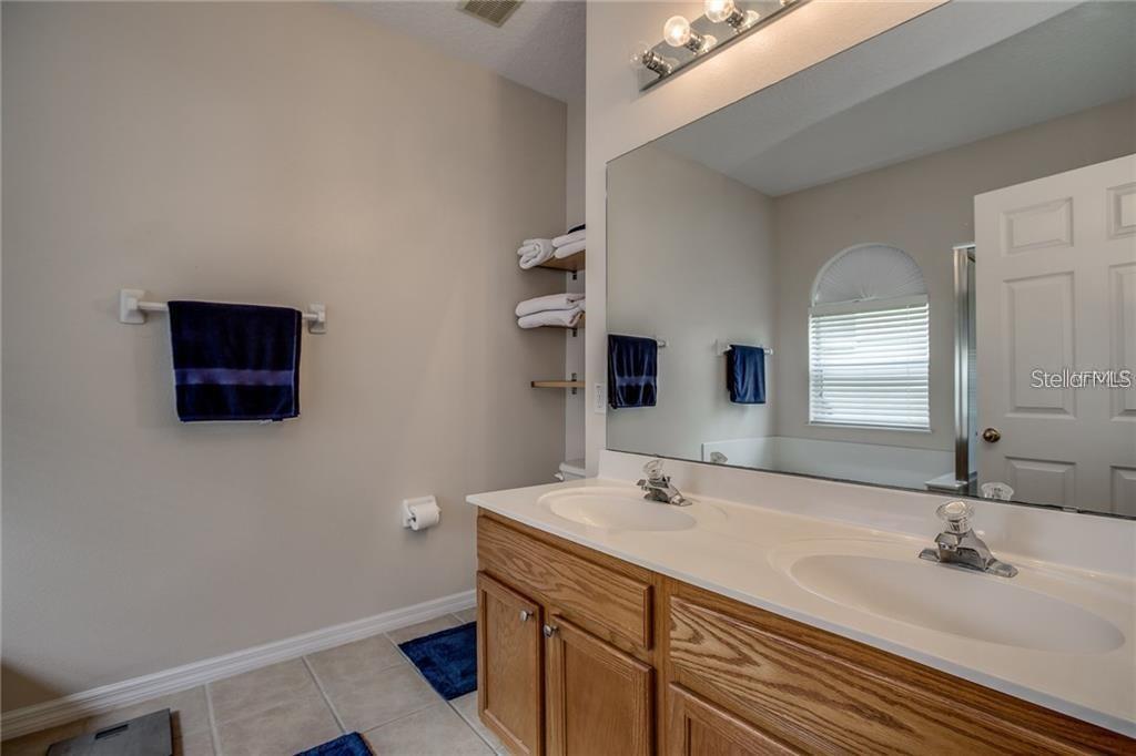 ALOMA WOODS - Residential Lease