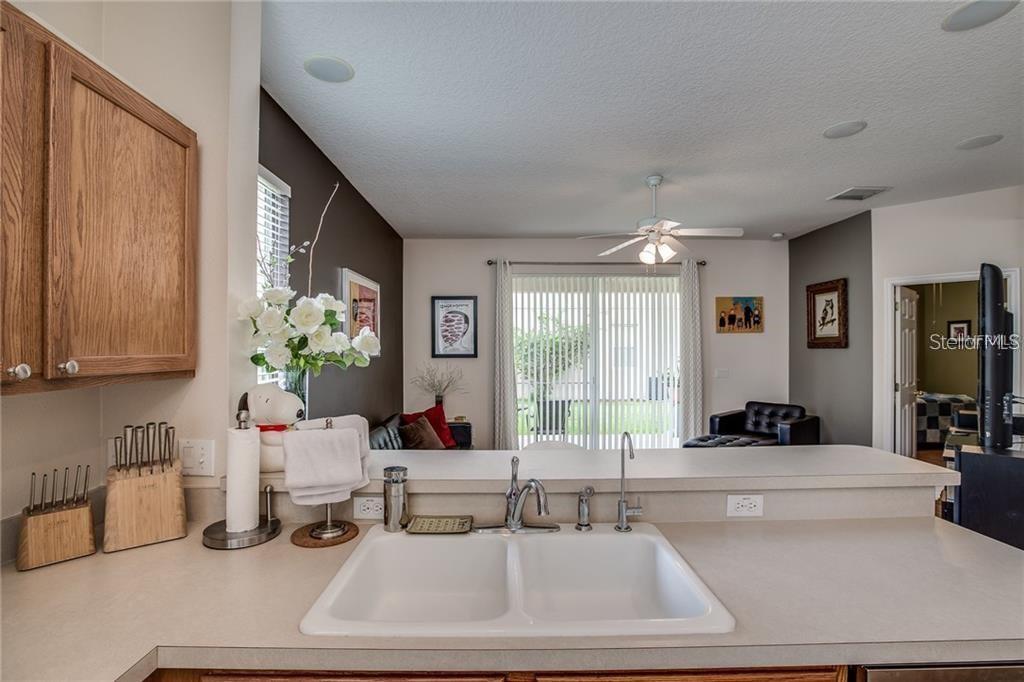 ALOMA WOODS - Residential Lease