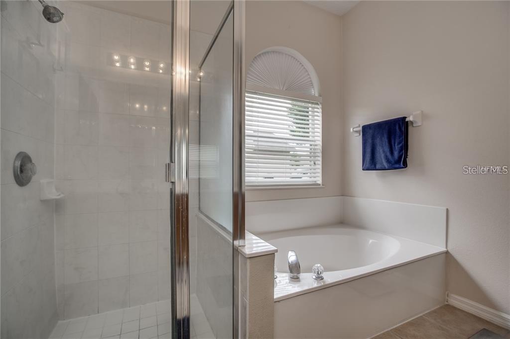 ALOMA WOODS - Residential Lease