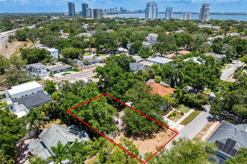 Photo of 3403 W Bay Villa Avenue, Tampa, FL 33611 (MLS # TB8523648)
