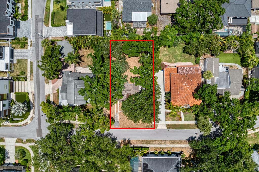 Photo of 3403 W Bay Villa Avenue, Tampa, FL 33611 (MLS # TB8523648)