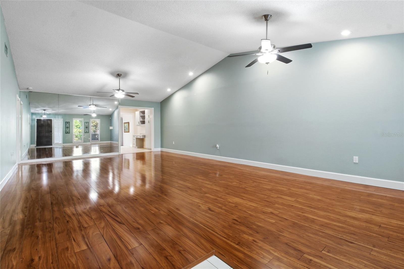 BLUFFS CHRISTINA 01 - Residential