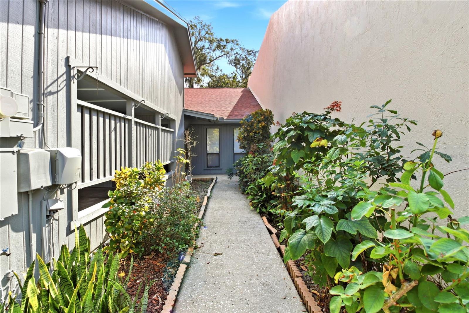 BLUFFS CHRISTINA 01 - Residential