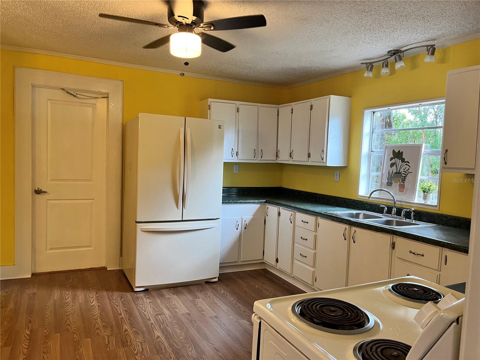 TEMPLES - Residential