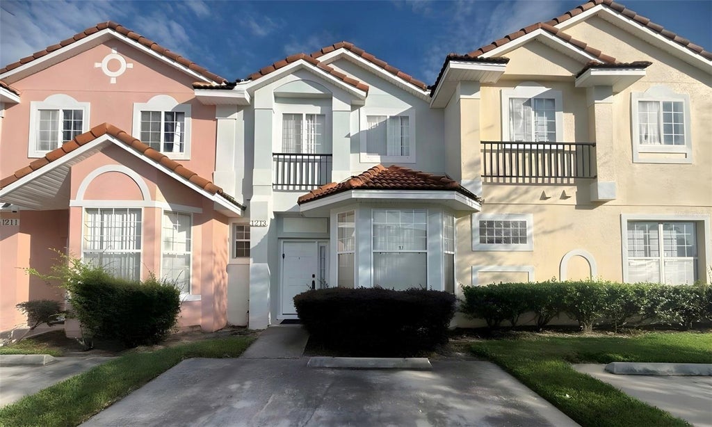 Photo of 1213 S Beach Circle, Kissimmee, FL 34746 (MLS # S5158327)