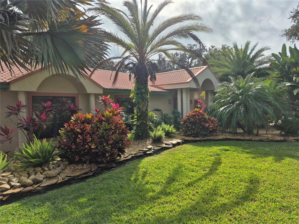 Photo of 4345 Corley Island Road, Leesburg, FL 34748 (MLS # G5104166)