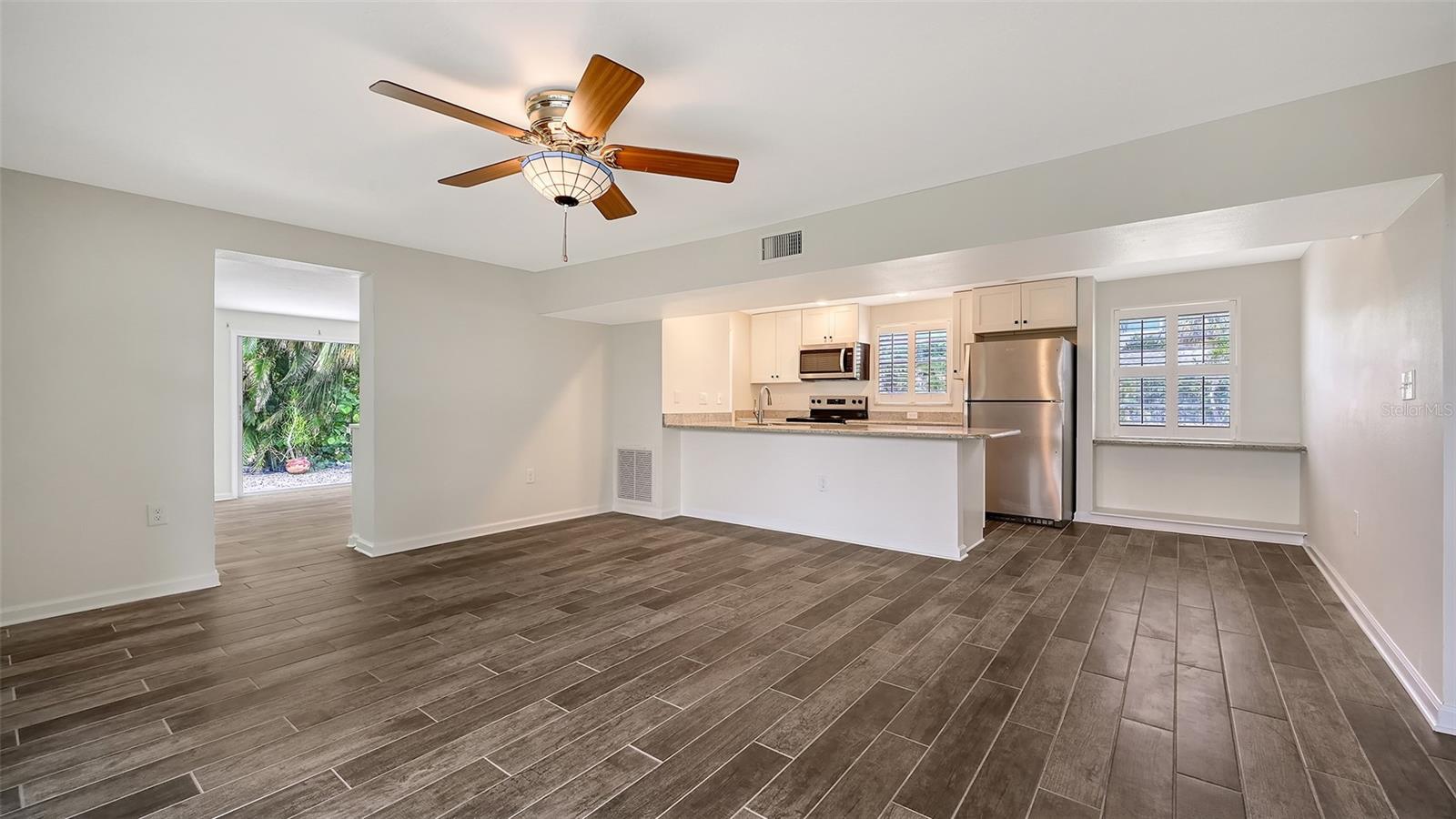 LONGBEACH ON LONGBOAT KEY - Residential