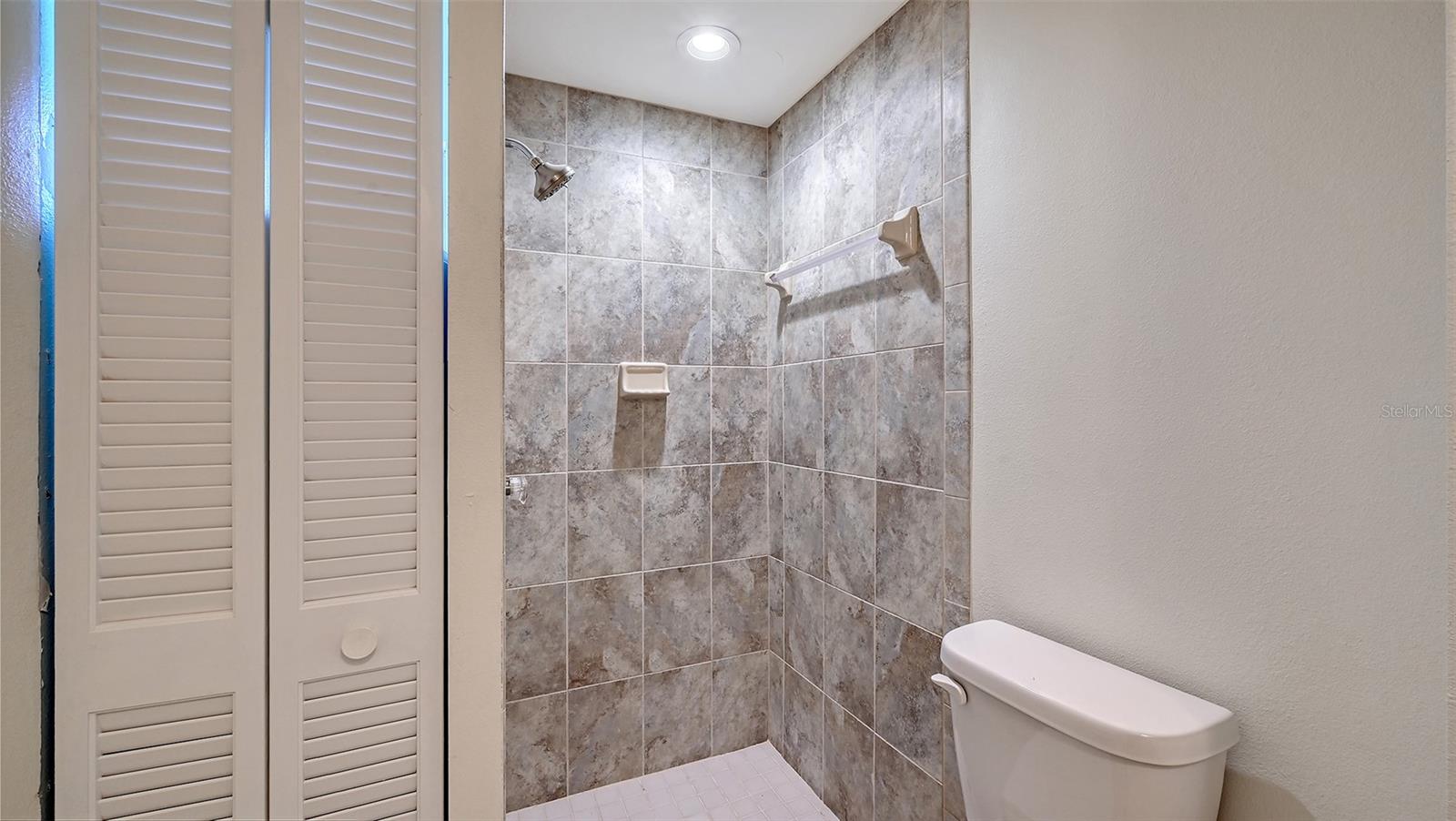 LONGBEACH ON LONGBOAT KEY - Residential