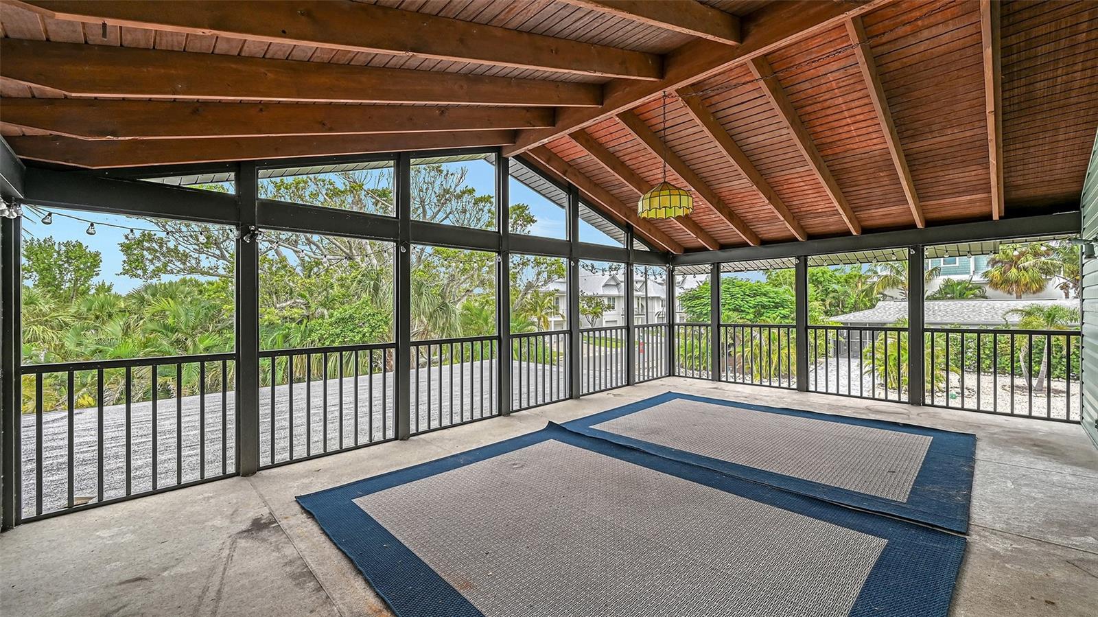 LONGBEACH ON LONGBOAT KEY - Residential