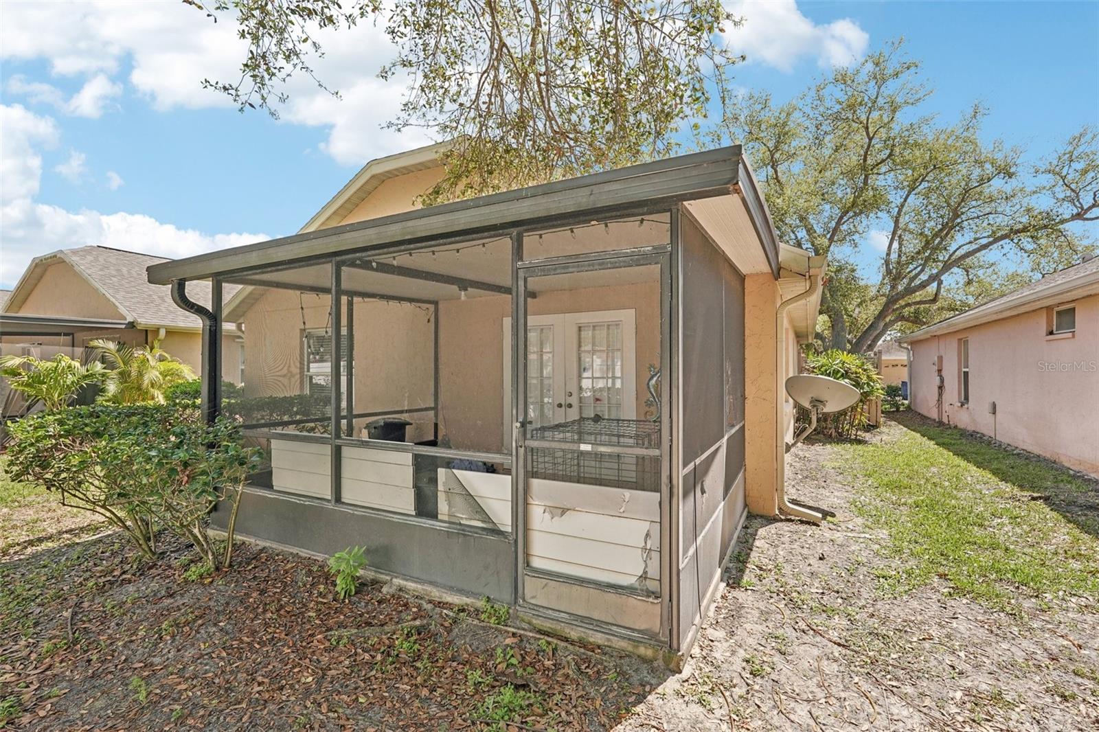 GULF GATE GLEN - Residential