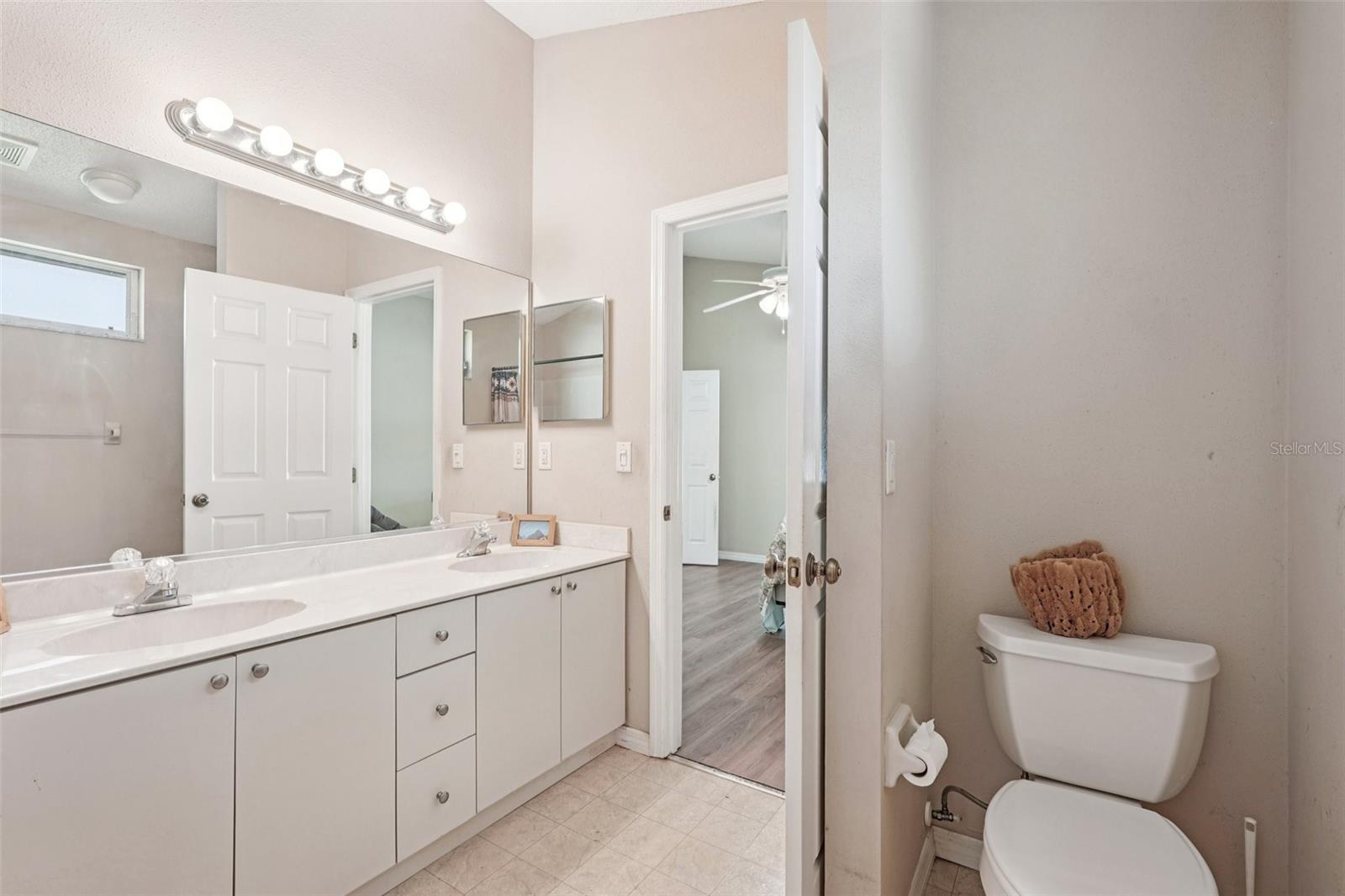 GULF GATE GLEN - Residential