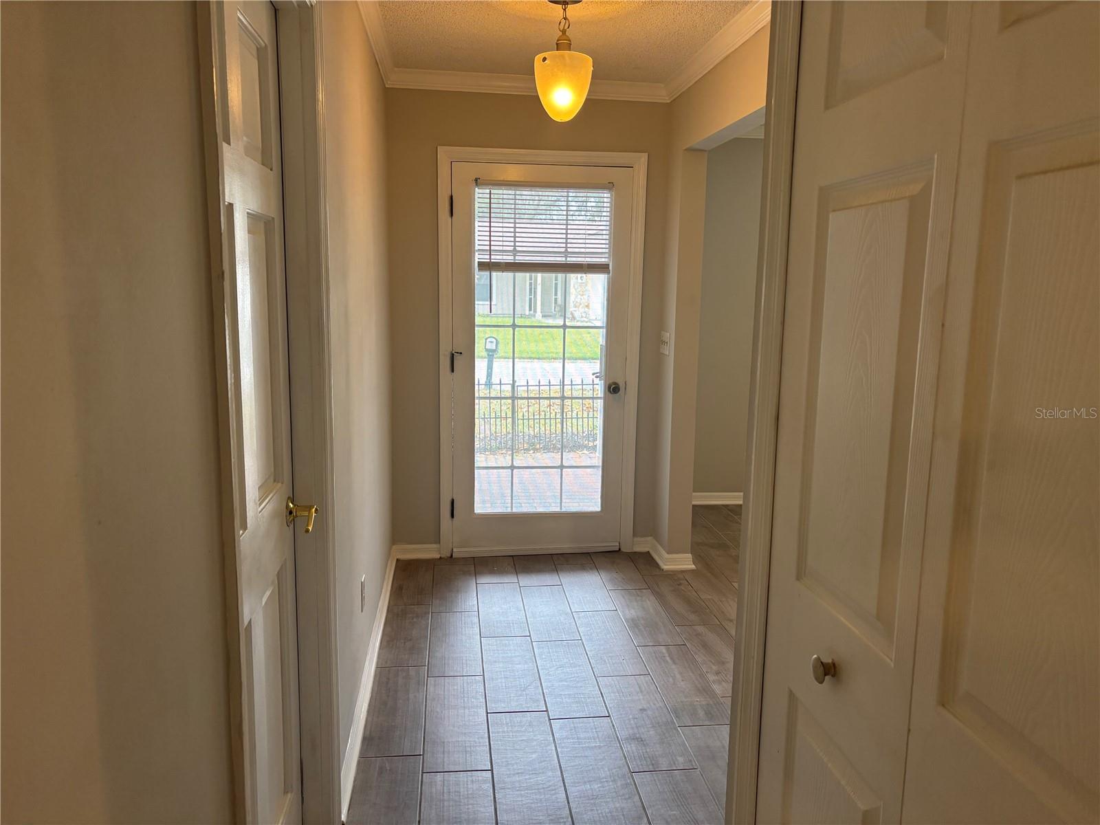 105 E COTTESMORE CIRCLE