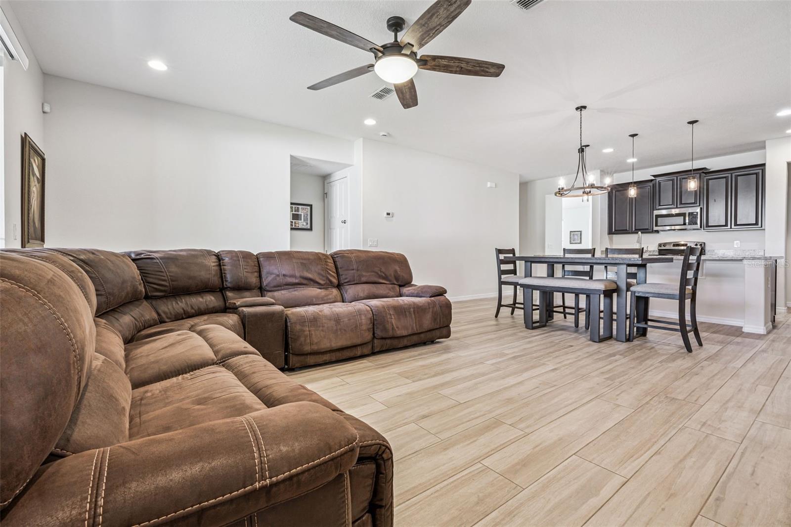 BARRINGTON ESTATES - Residential