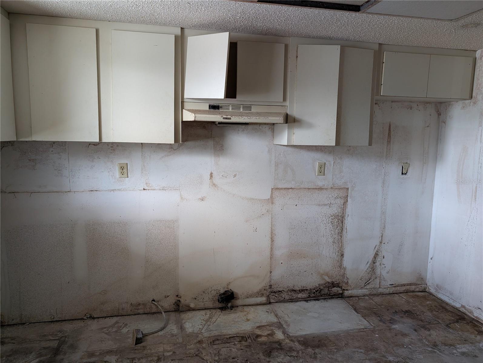 3074 LAKE BAYSHORE DRIVE O-120