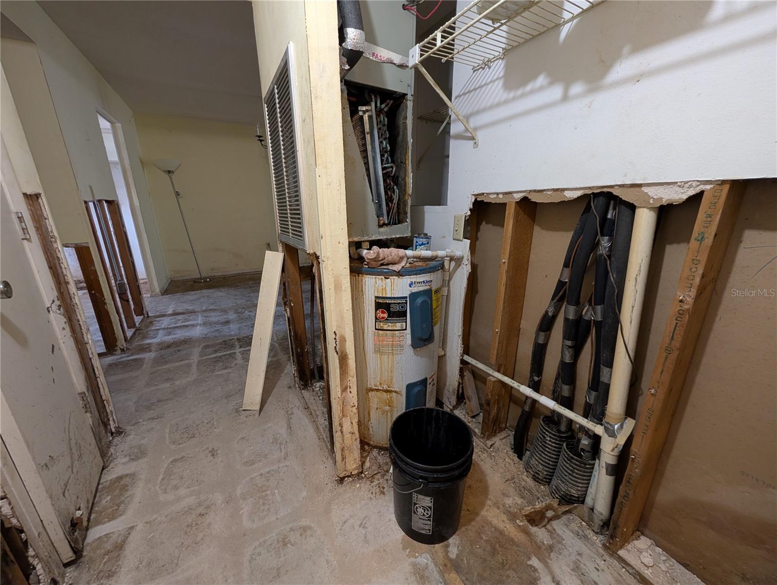 BAYSHORE ON THE LAKE APTS III SEC1 - Residential