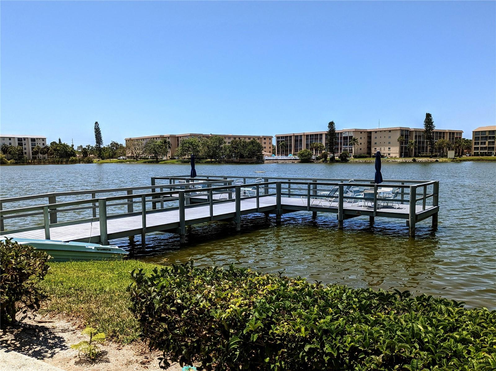 BAYSHORE ON THE LAKE APTS III SEC1 - Residential
