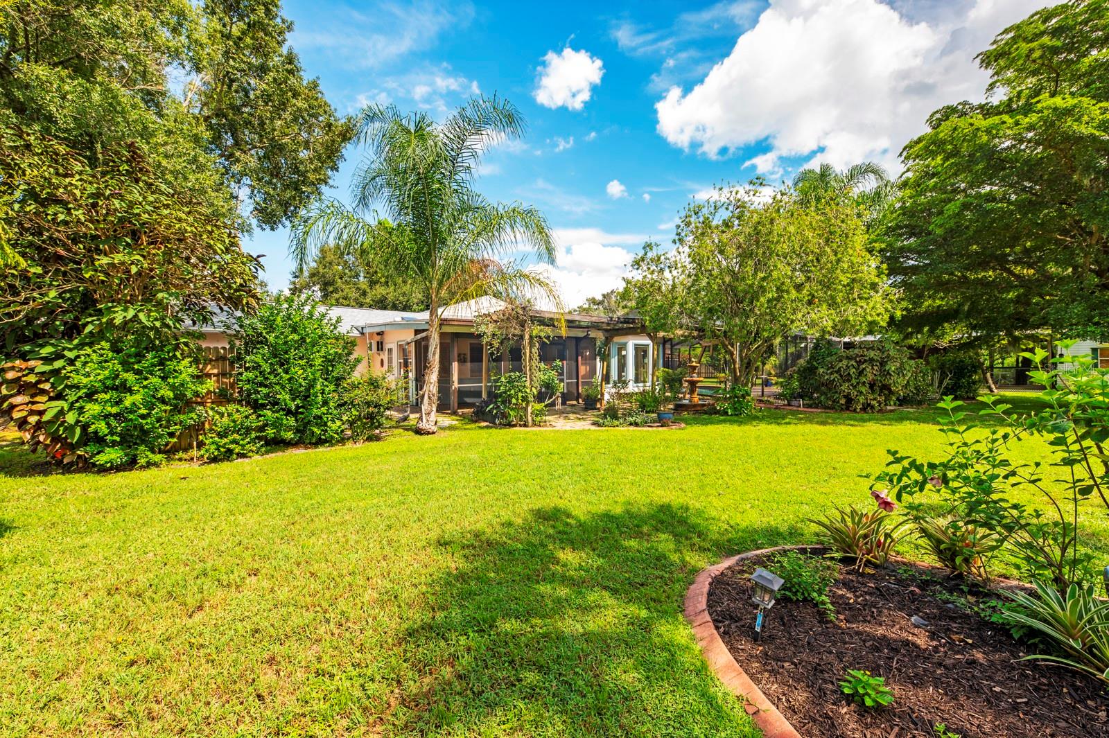 SARASOTA GOLF CLUB COLONY 1 - Residential