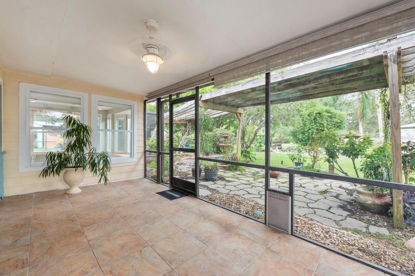 SARASOTA GOLF CLUB COLONY 1 - Residential