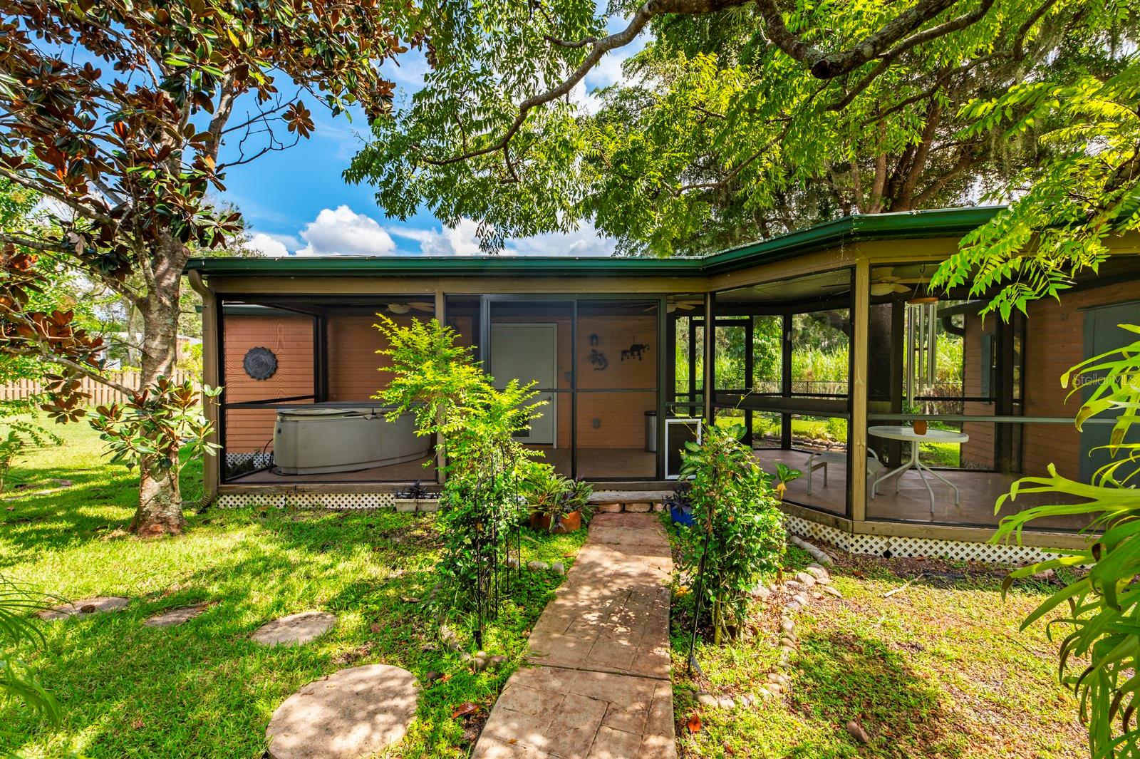 SARASOTA GOLF CLUB COLONY 1 - Residential