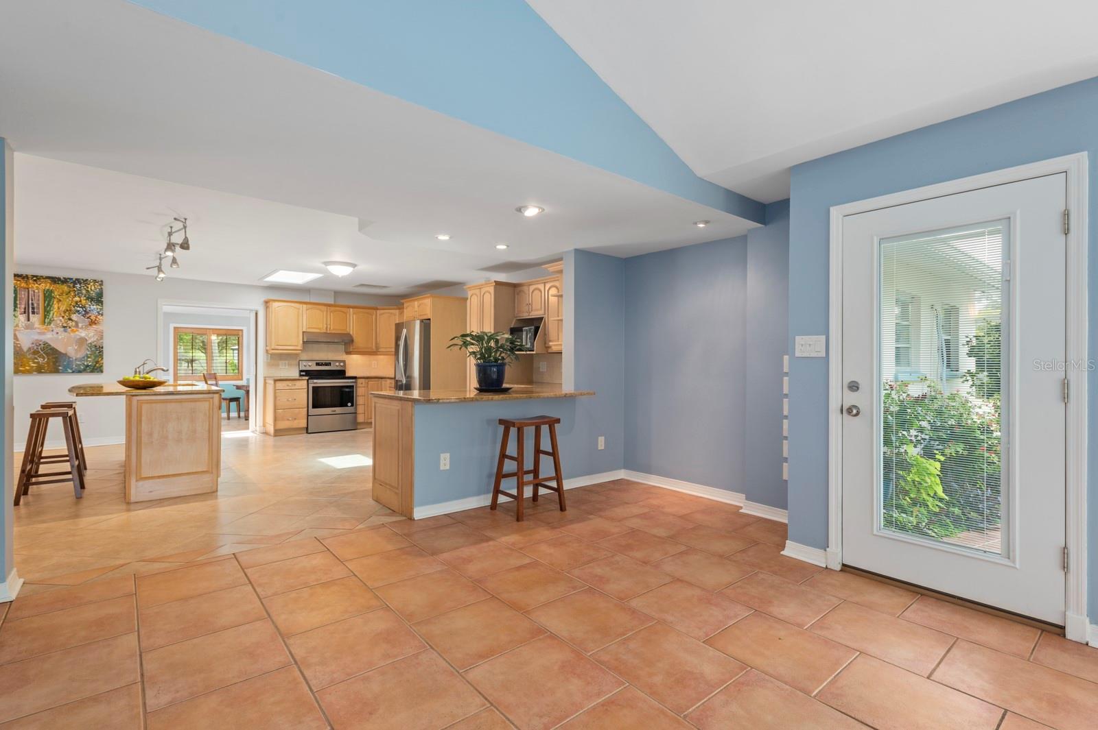 SARASOTA GOLF CLUB COLONY 1 - Residential