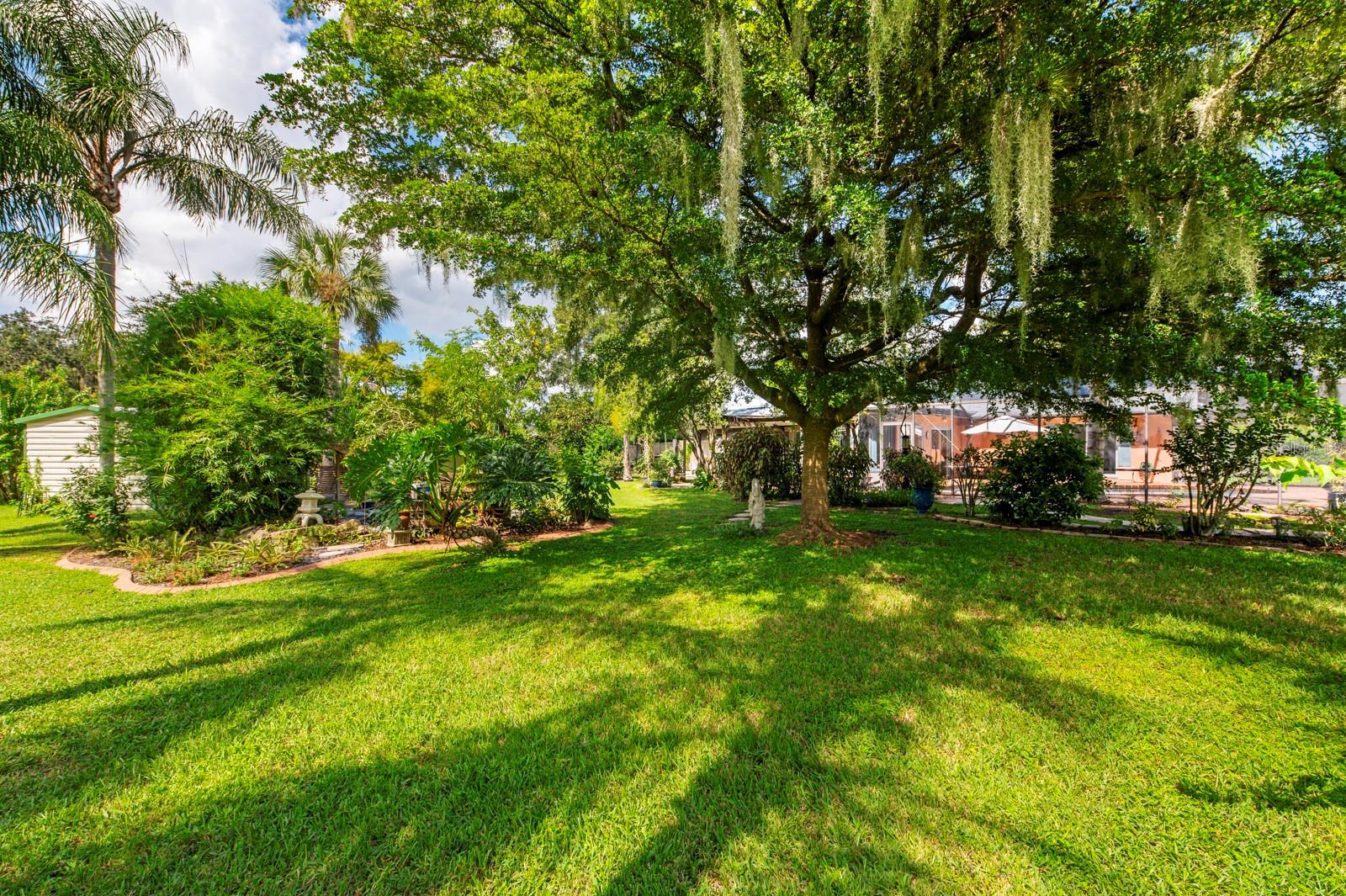 SARASOTA GOLF CLUB COLONY 1 - Residential