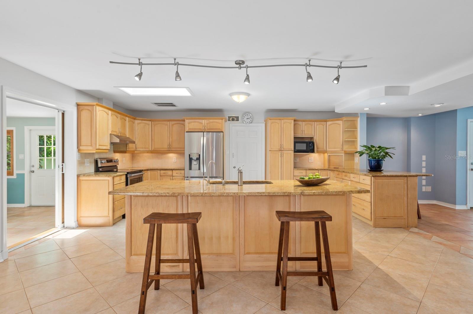 SARASOTA GOLF CLUB COLONY 1 - Residential