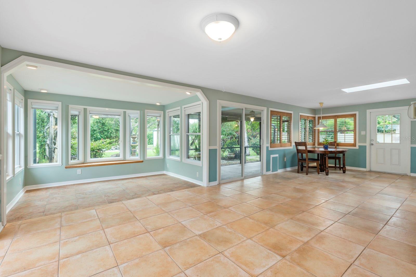 SARASOTA GOLF CLUB COLONY 1 - Residential