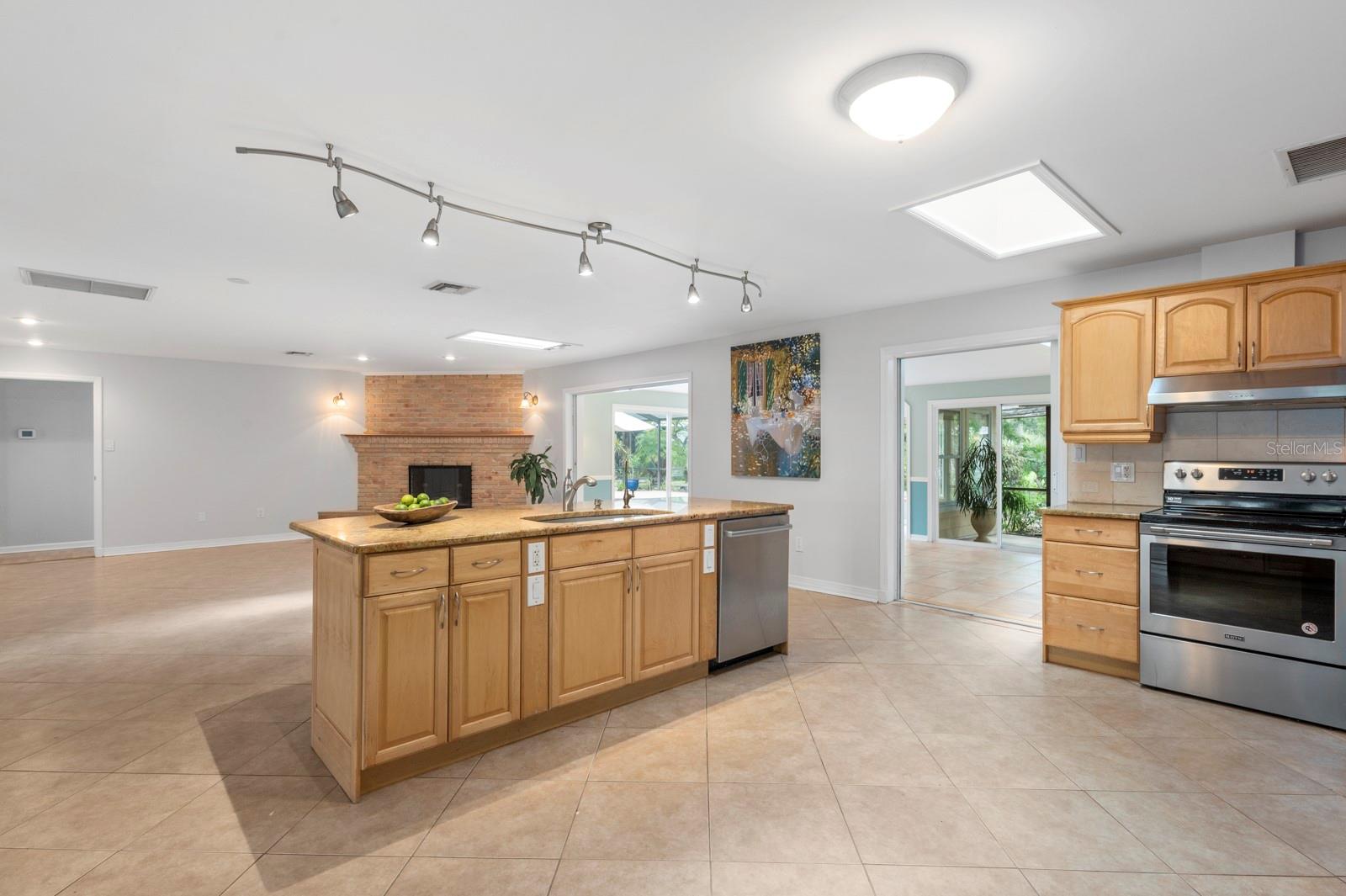 SARASOTA GOLF CLUB COLONY 1 - Residential