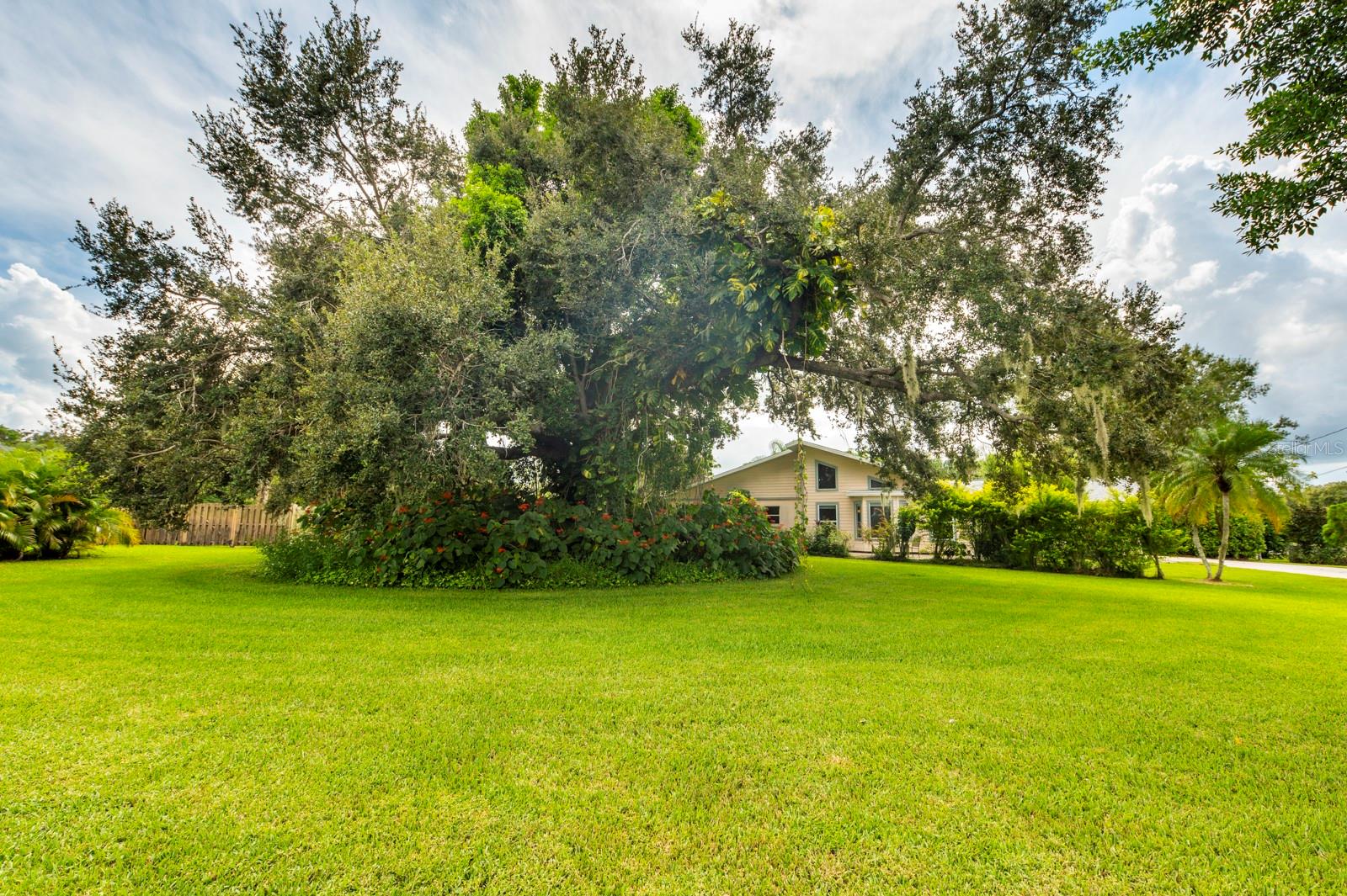 SARASOTA GOLF CLUB COLONY 1 - Residential