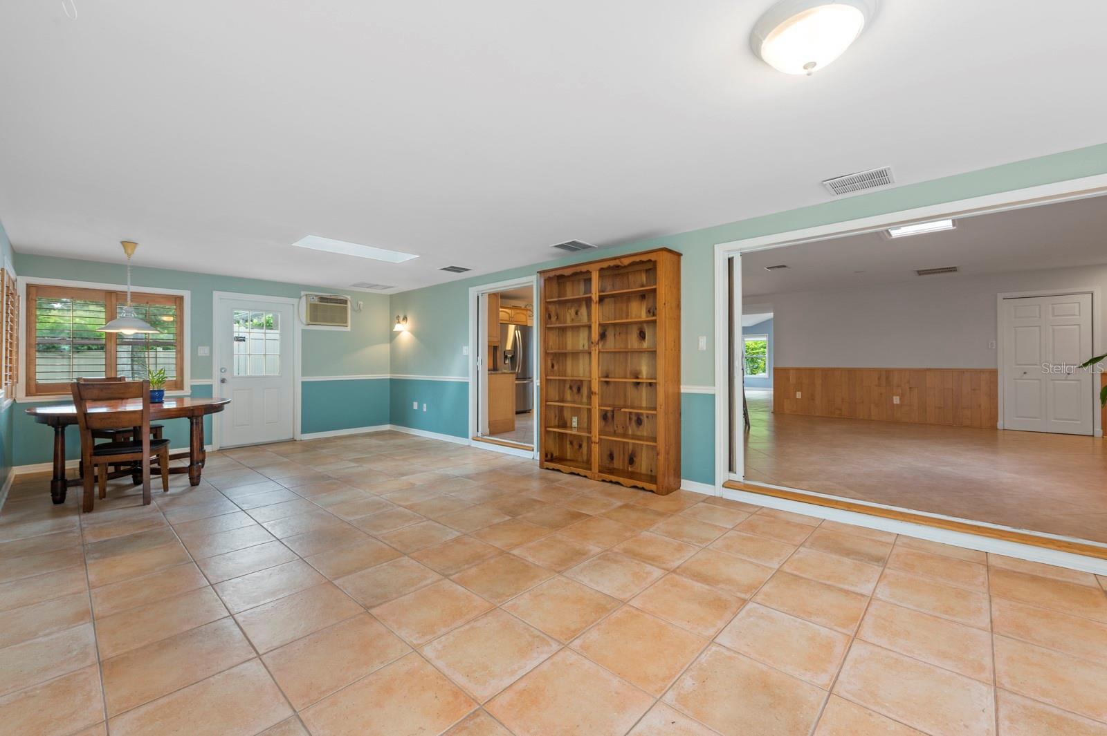 SARASOTA GOLF CLUB COLONY 1 - Residential