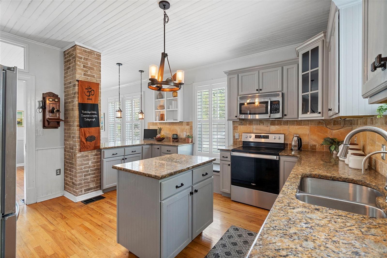 BELLE ISLE ESTATES - Residential