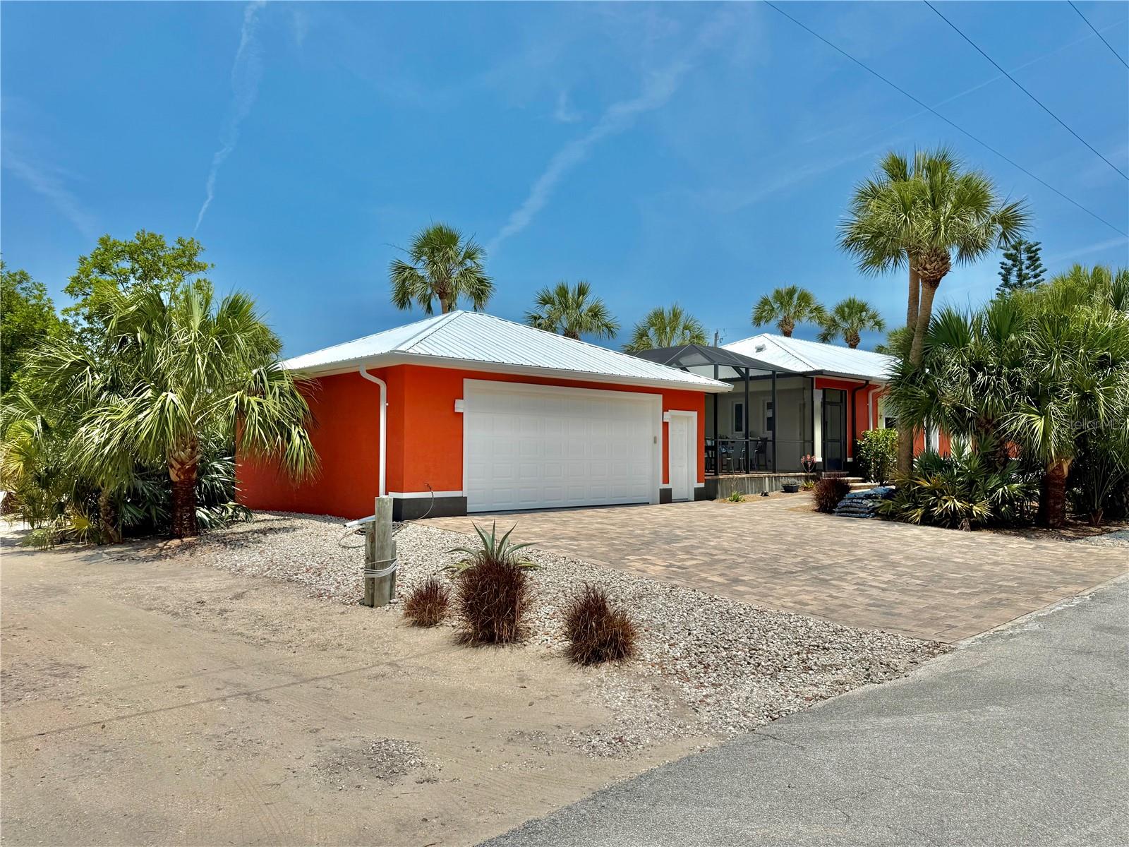 2048 S DAYTONA AVENUE