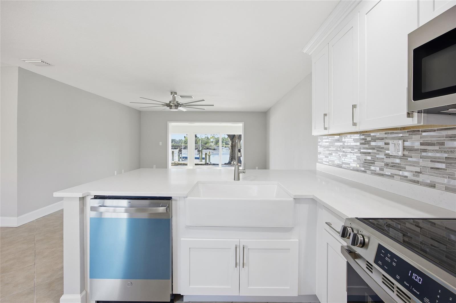 THE BAY VILLAS - Residential