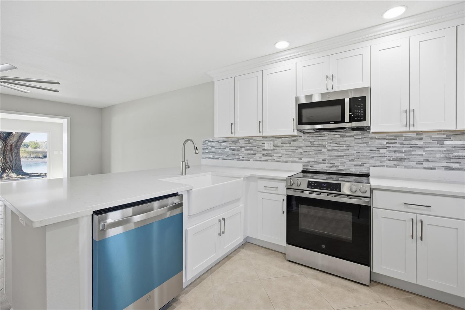 THE BAY VILLAS - Residential