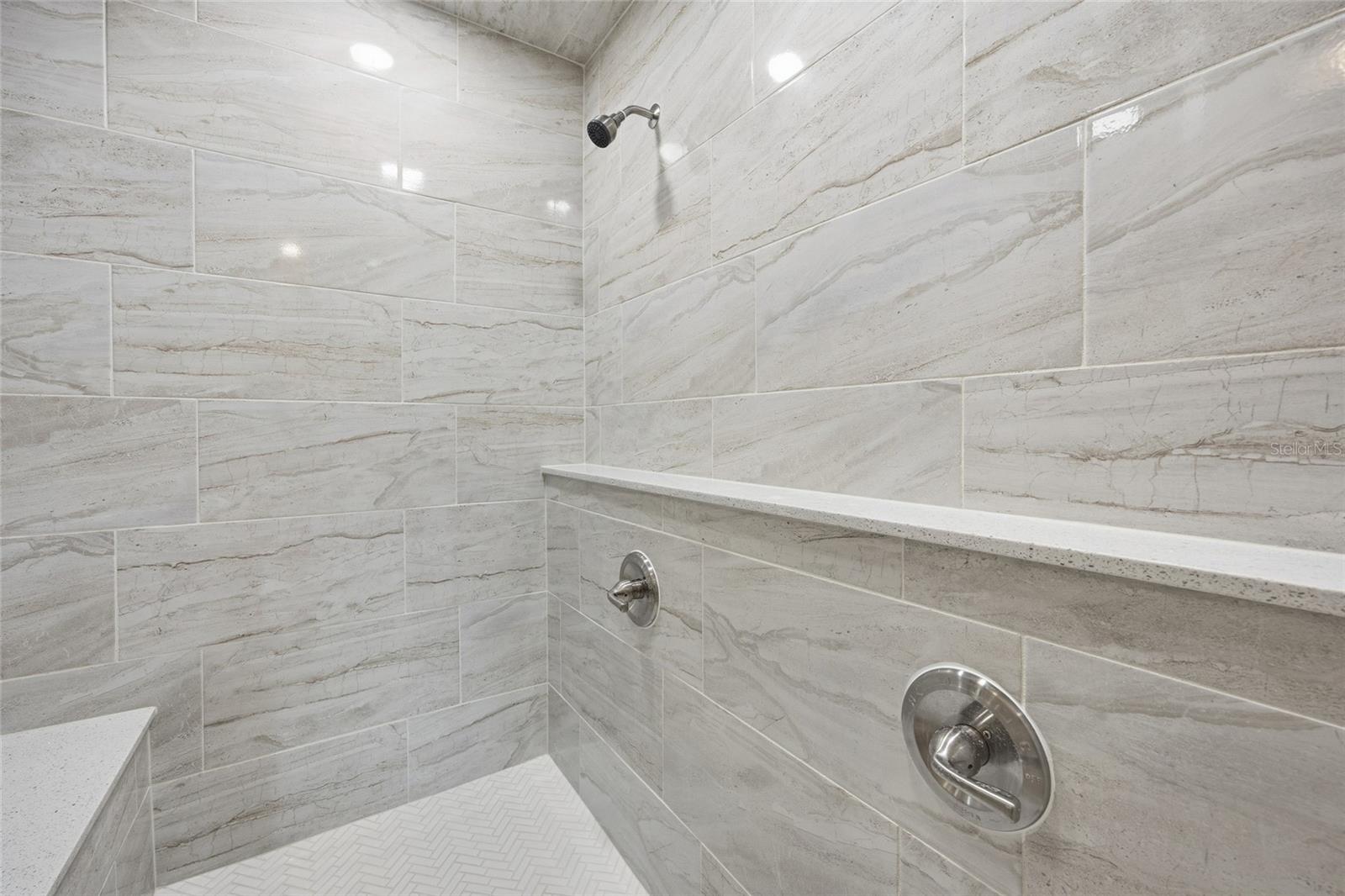 THE BAY VILLAS - Residential