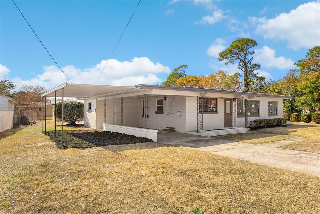 Photo of 1568 S Lake Shipp Drive, Winter Haven, FL 33880 (MLS # P4937858)