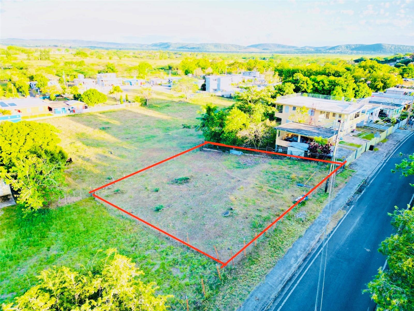 One or more photo(s) has been virtually staged. Discover an excellent location just steps from the highway, schools, shopping centers, and more. This 811-square-meter lot offers the perfect opportunity to build the home of your dreams in a convenient and accessible area. Don’t miss out on this unique opportunity to own land in a desirable location.