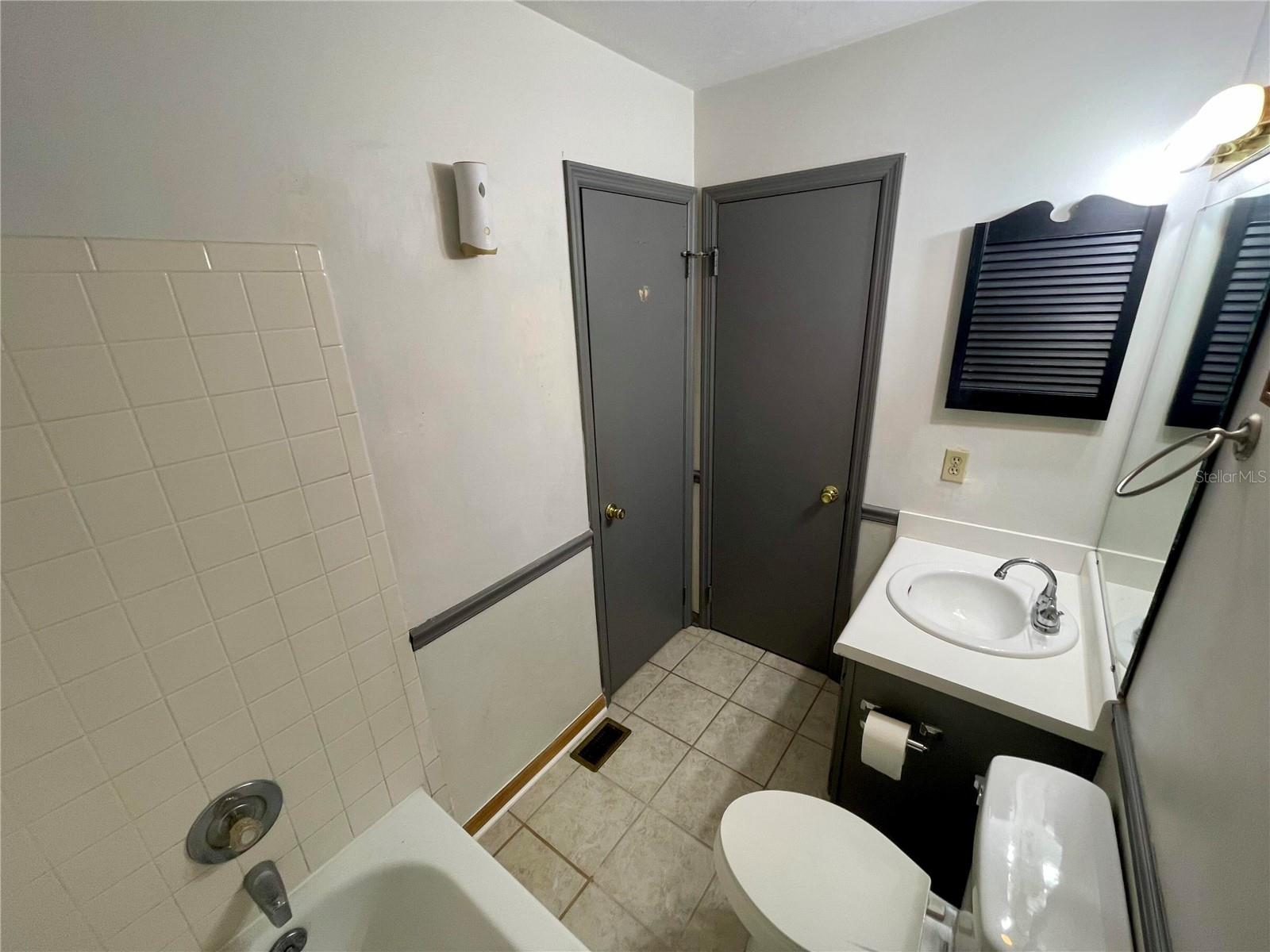 SILVERTHORN RIDGE UNREC - Residential