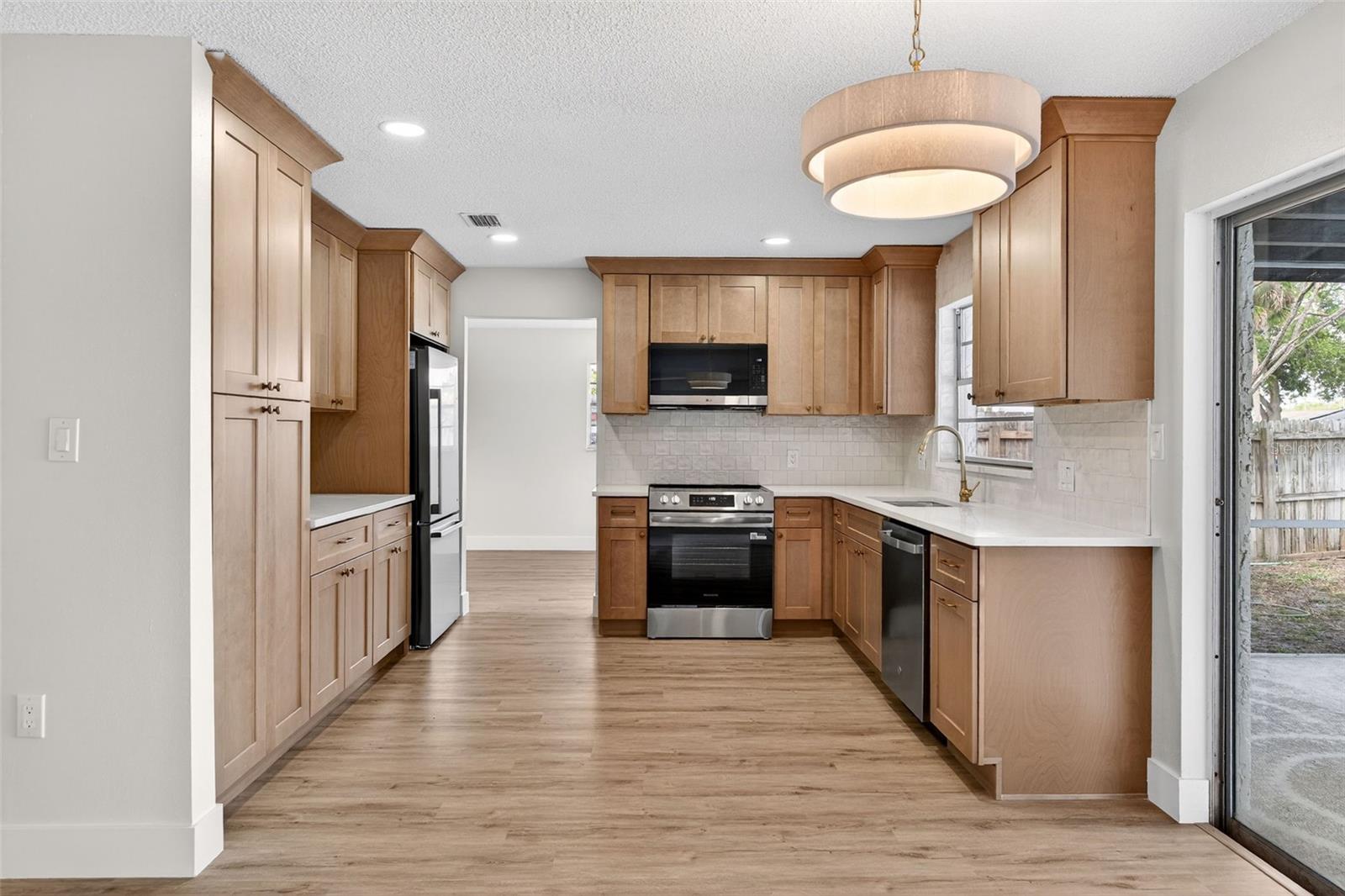 WATERWAY MANOR UNIT 01 - Residential