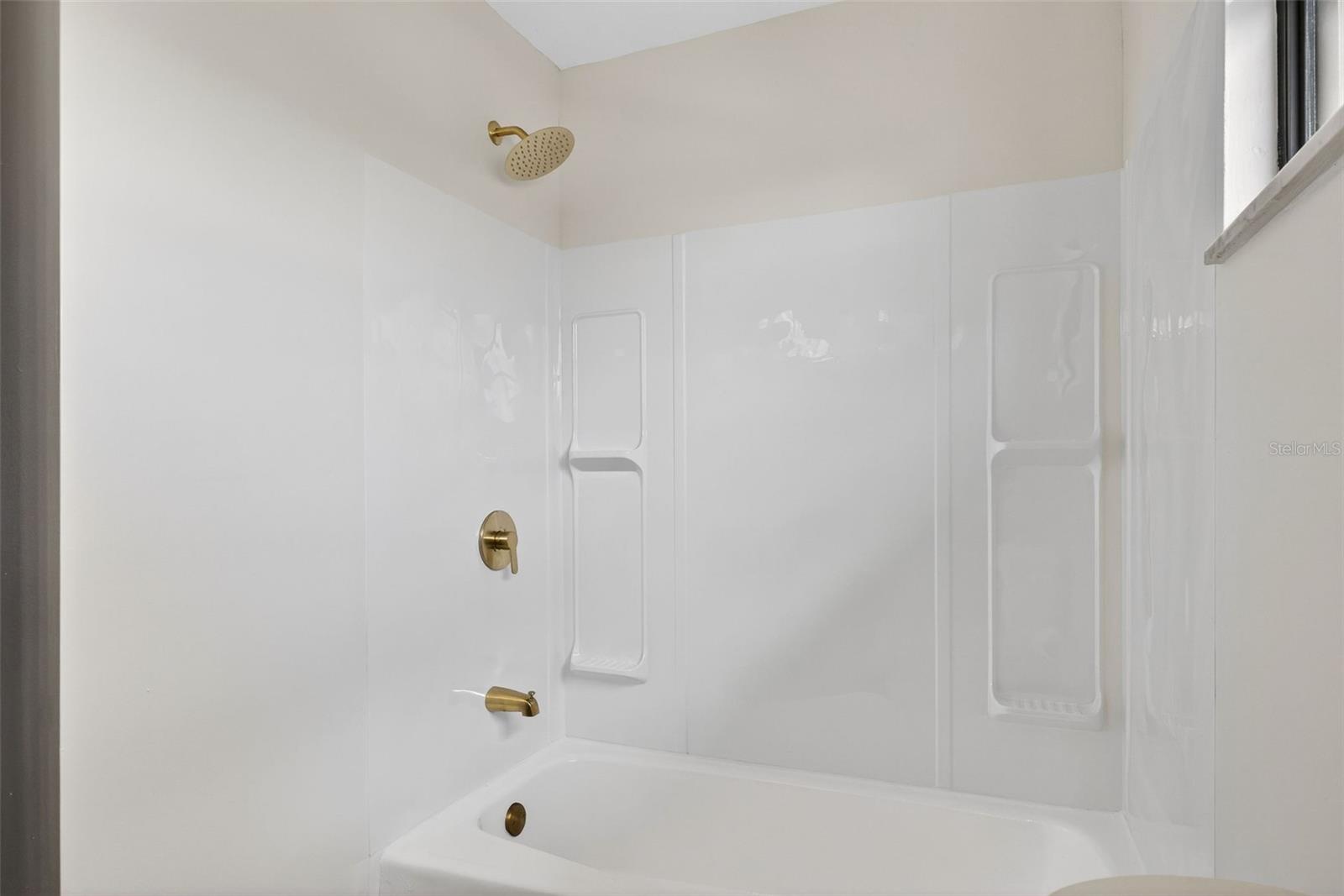 WATERWAY MANOR UNIT 01 - Residential