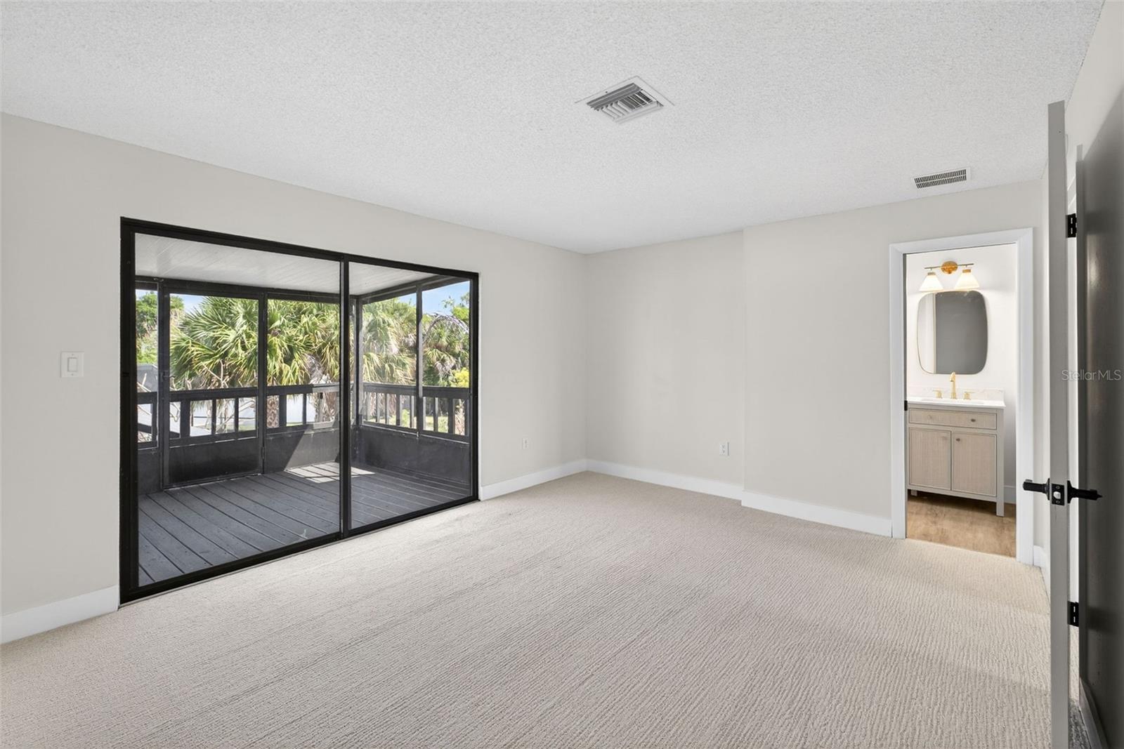 WATERWAY MANOR UNIT 01 - Residential
