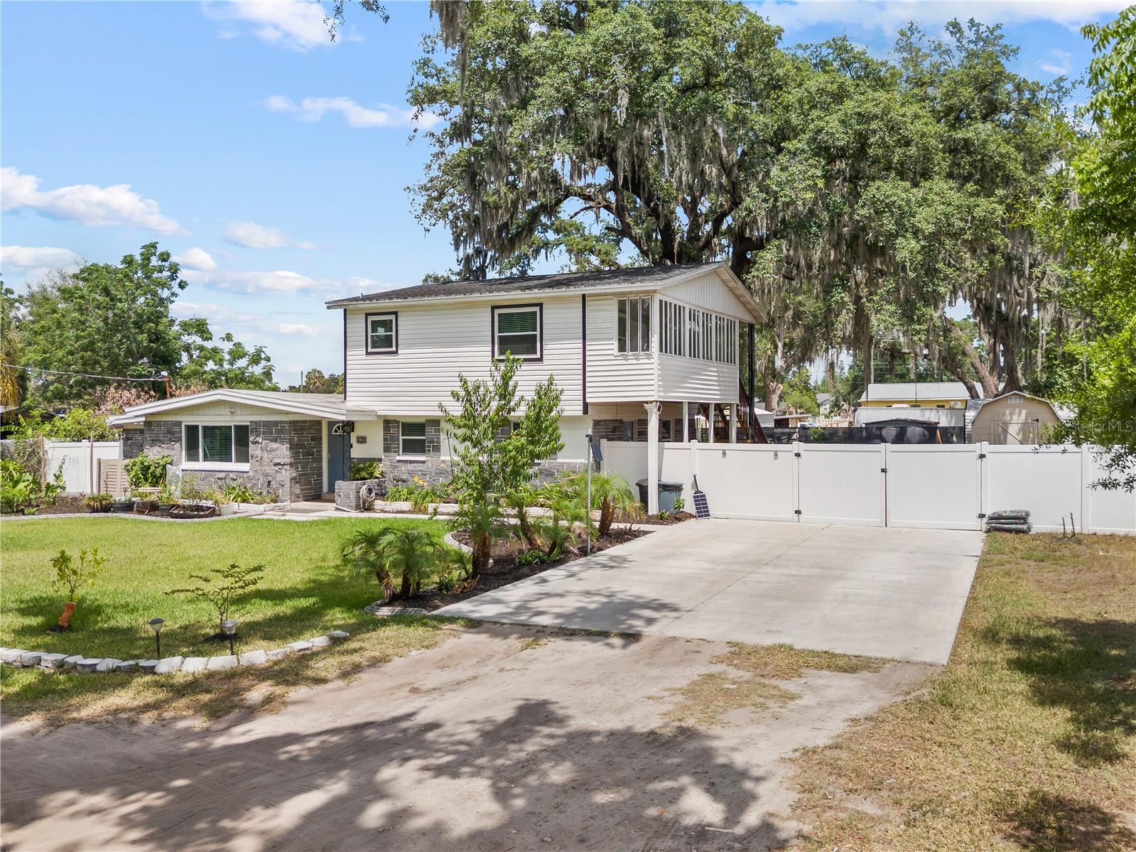 115 TEN OAK PLACE